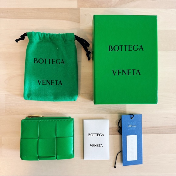 BOTTEGA VENETA - Small Cassette Bi-Fold Zip Wallet (Parakeet) - Picture 5 of 5